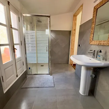 Casa Gurugu וילה טקורונטה